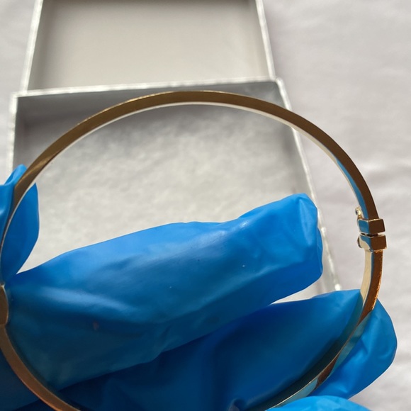 Clip Type Real Gold 14k 4mm thick - Picture 6 of 12